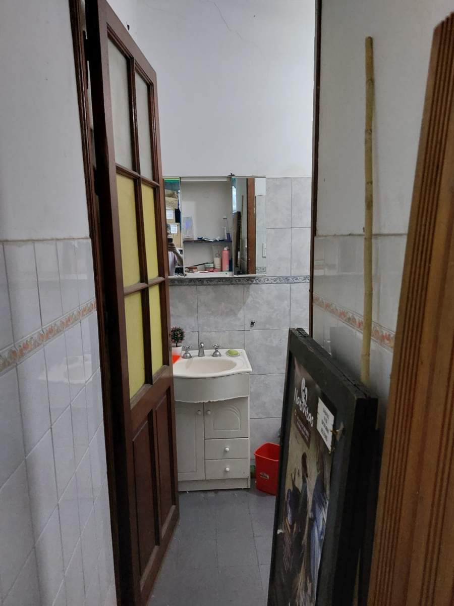 Casa  Local Comercial - VENTA (Cnel. Pringles al 100)