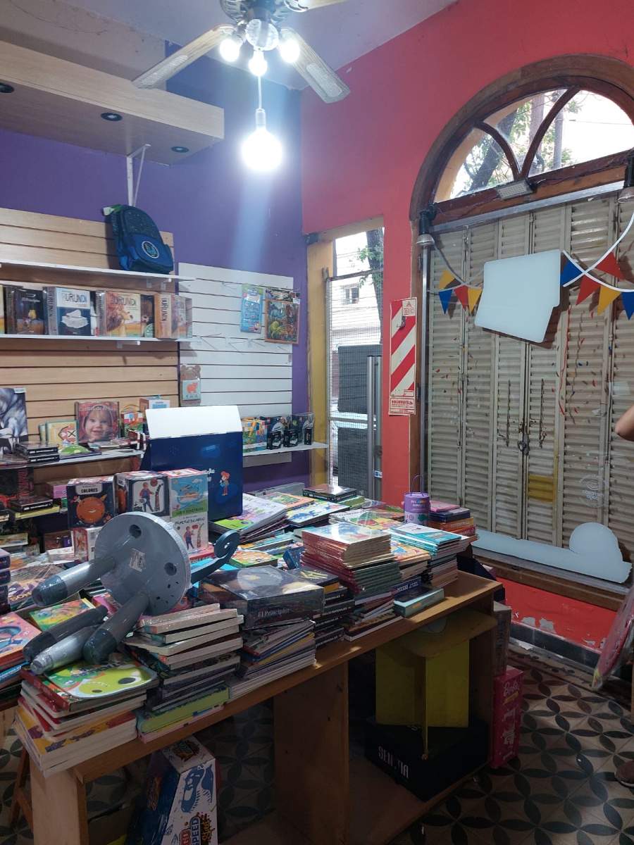 Casa  Local Comercial - VENTA (Cnel. Pringles al 100)