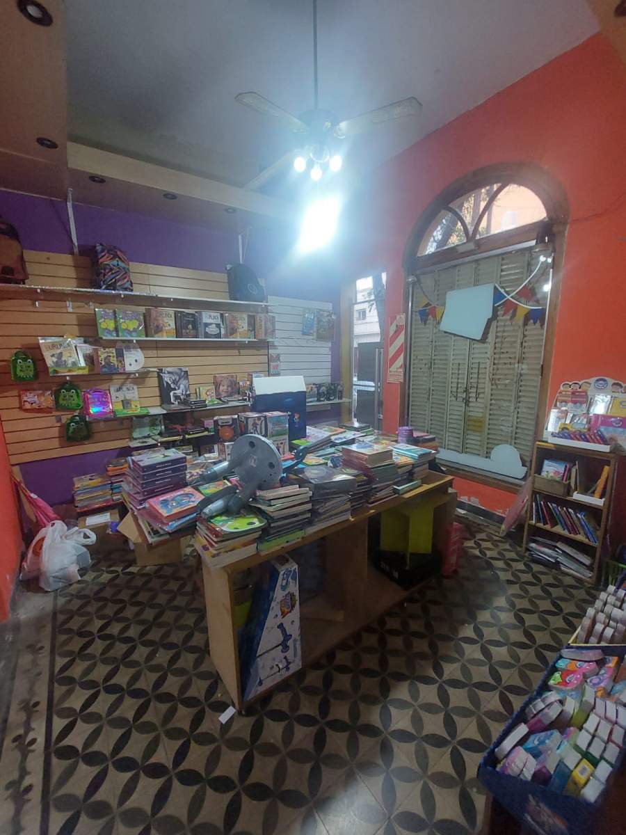 Casa  Local Comercial - VENTA (Cnel. Pringles al 100)