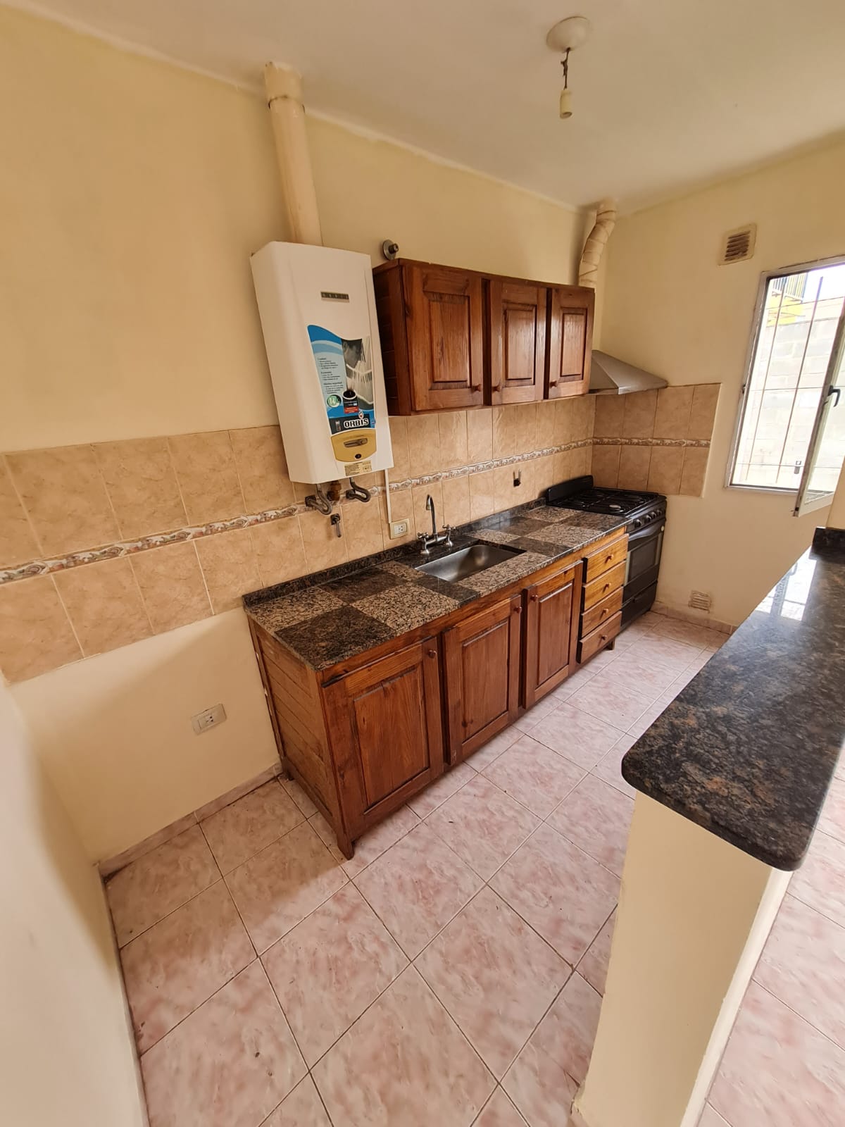 DUPLEX TIPO CASA EN ALQUILER - 2 DOR C COCHERA EN POETA LUGONES - VENI A CONOCERLO!