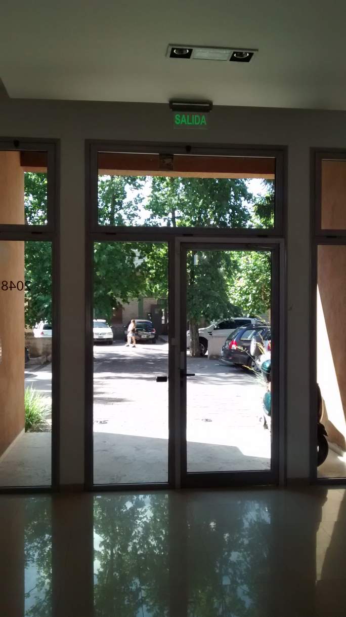 ALQUILER Oficina con cochera Cerro de las Rosas