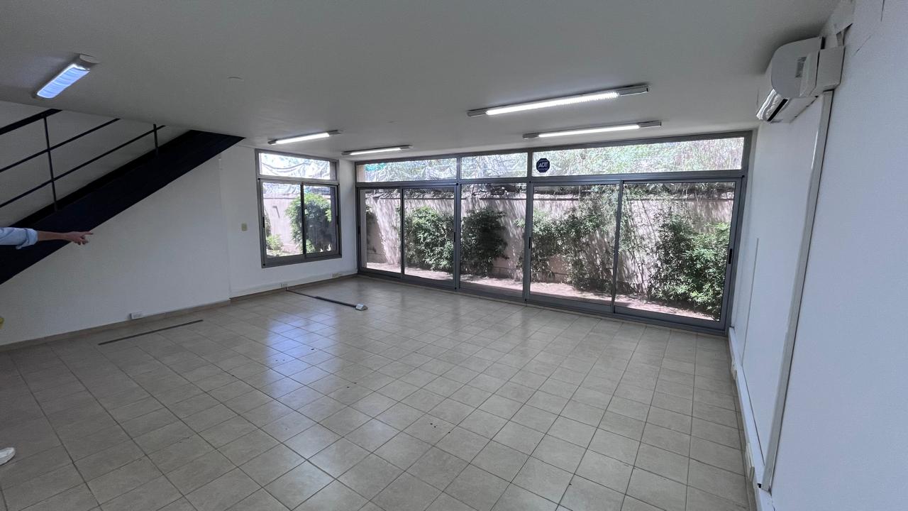 ALQUILER Oficina con cochera Cerro de las Rosas