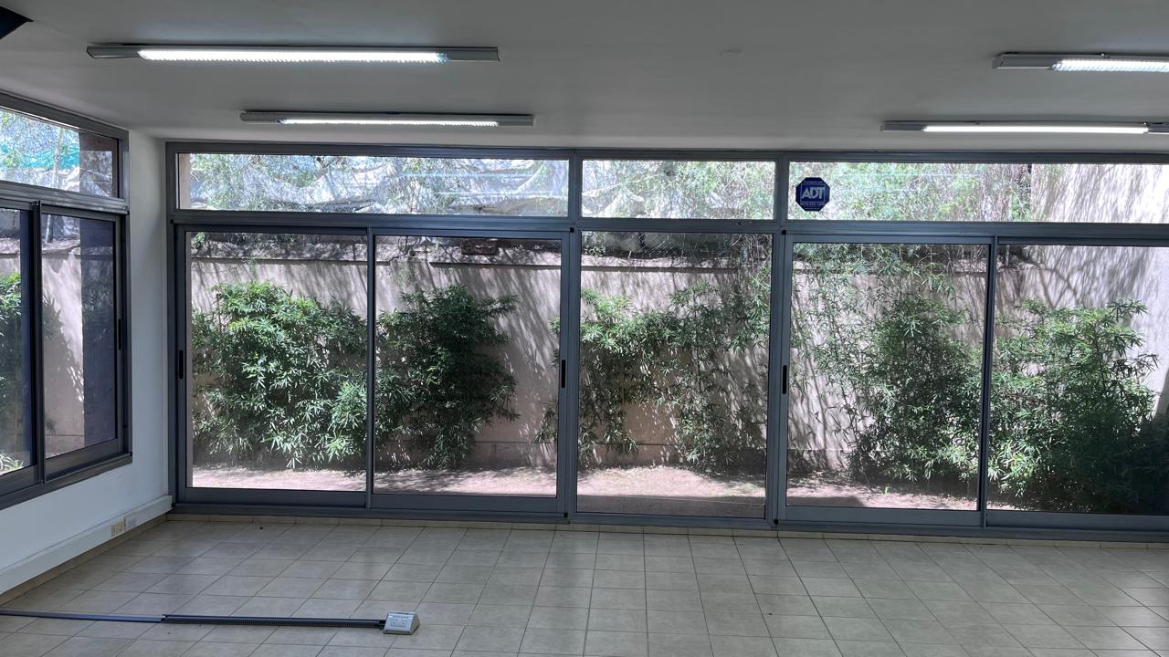 ALQUILER Oficina con cochera Cerro de las Rosas