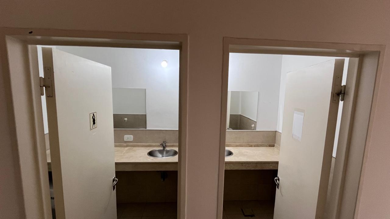 ALQUILER Oficina con cochera Cerro de las Rosas