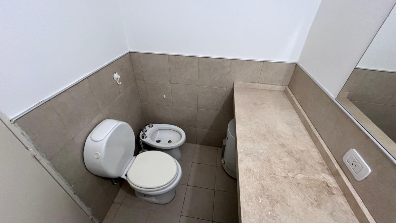 ALQUILER Oficina con cochera Cerro de las Rosas