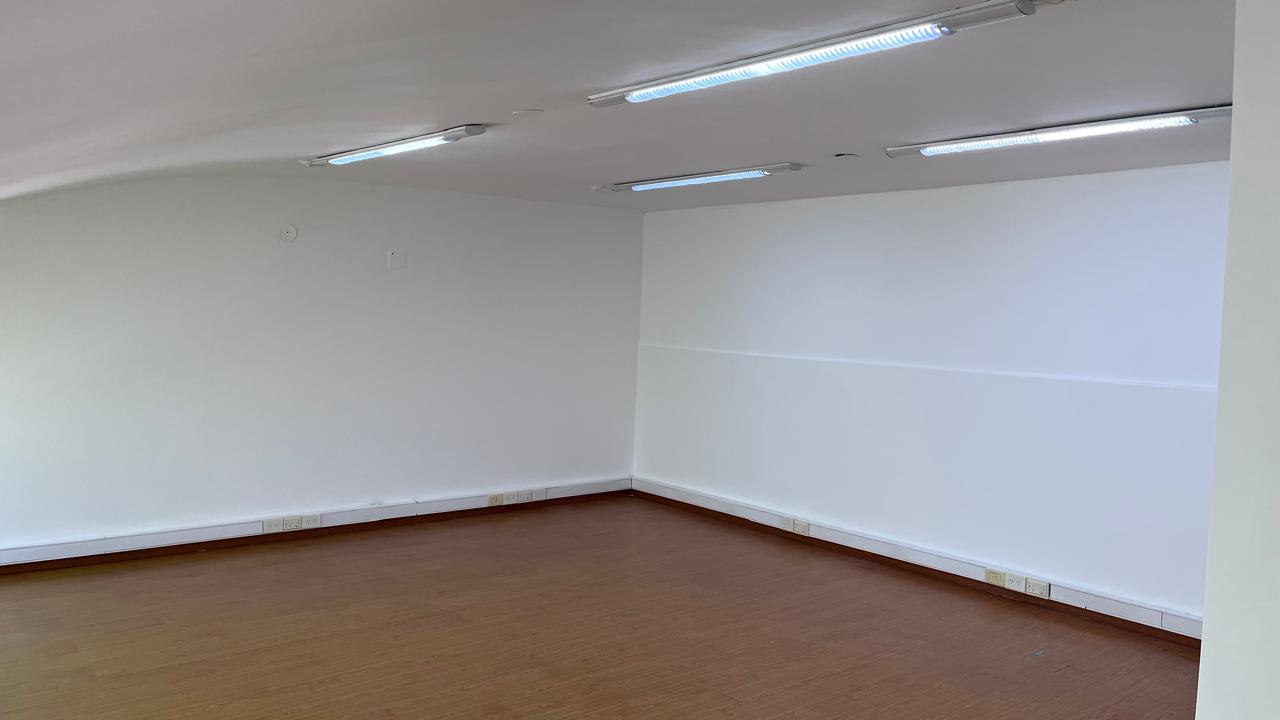 VENTA OFICINA CERRO DE LAS ROSAS