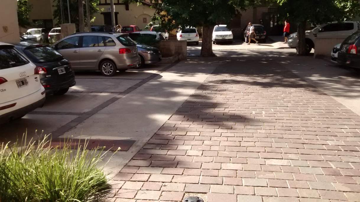 VENTA OFICINA CERRO DE LAS ROSAS