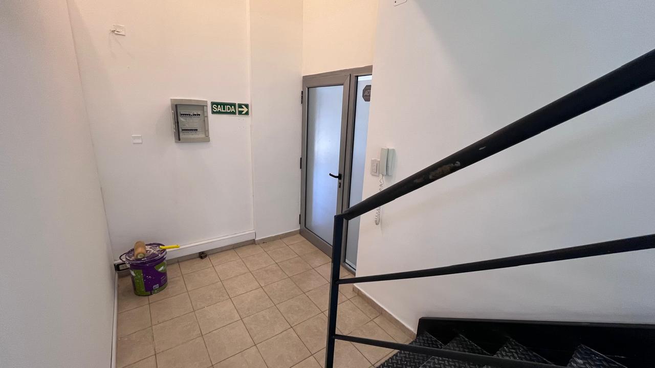 VENTA OFICINA CERRO DE LAS ROSAS