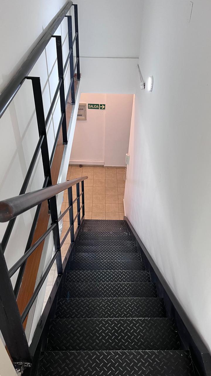 VENTA OFICINA CERRO DE LAS ROSAS