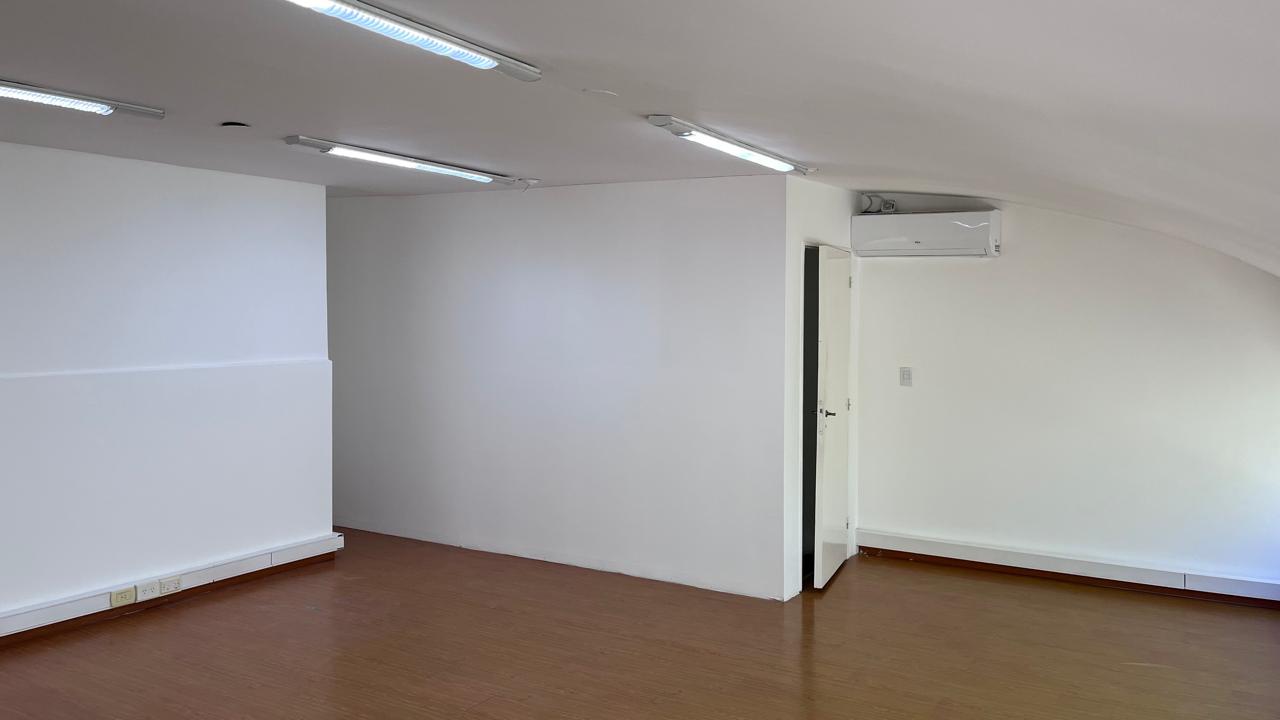 VENTA OFICINA CERRO DE LAS ROSAS