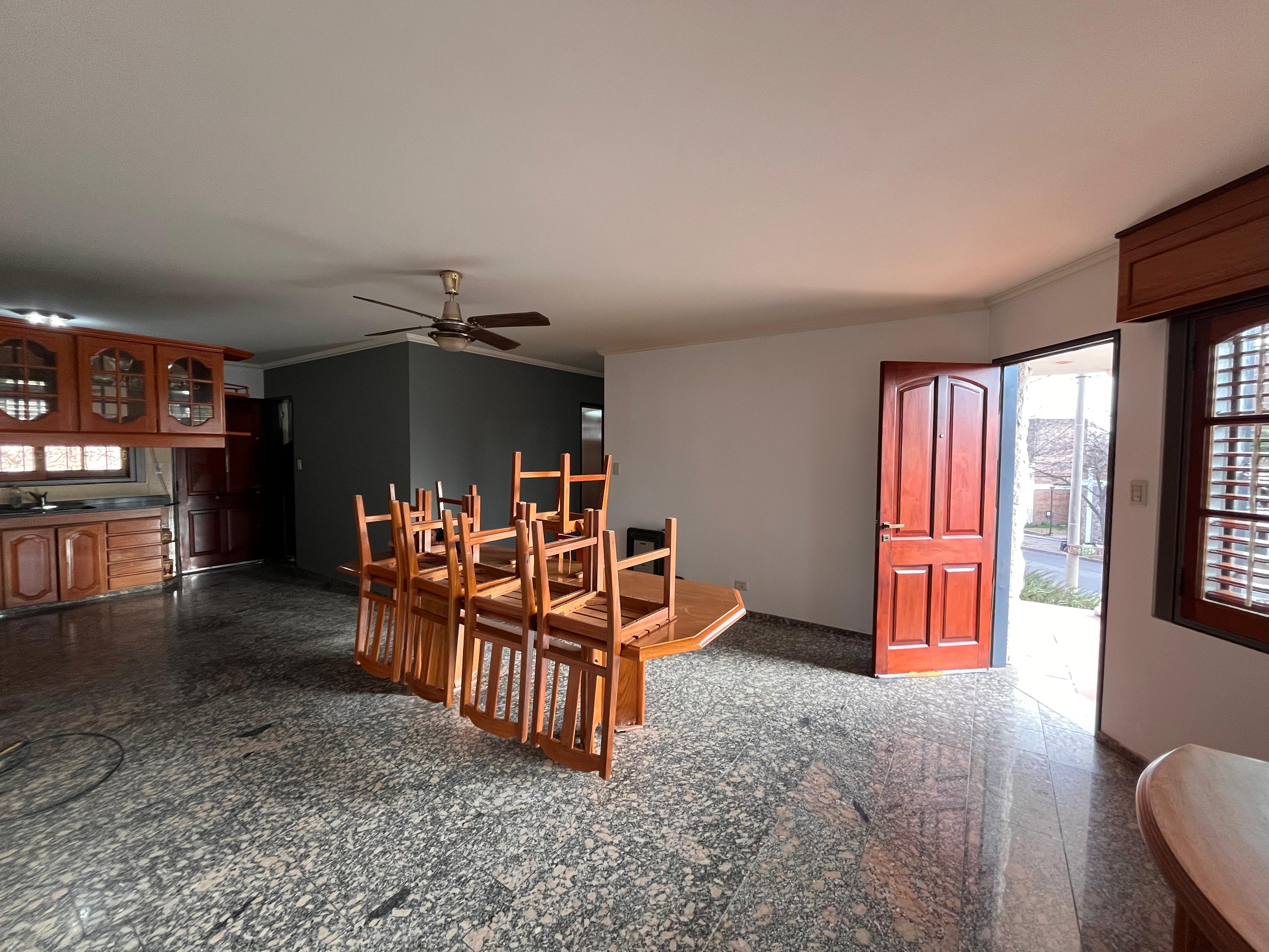 ALQUILER Casa Cuatro Dormitorios San Salvador