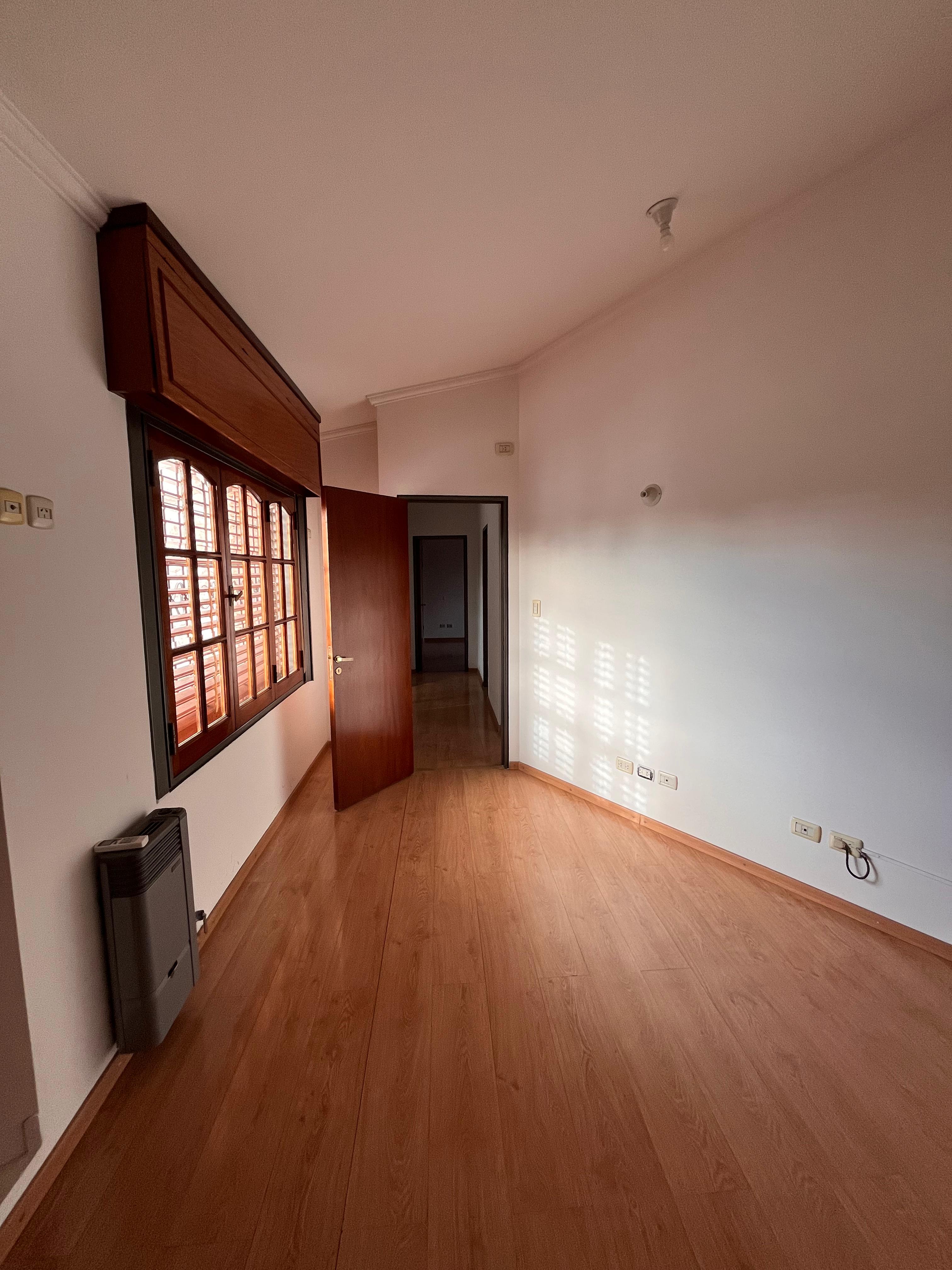 ALQUILER Casa Cuatro Dormitorios San Salvador