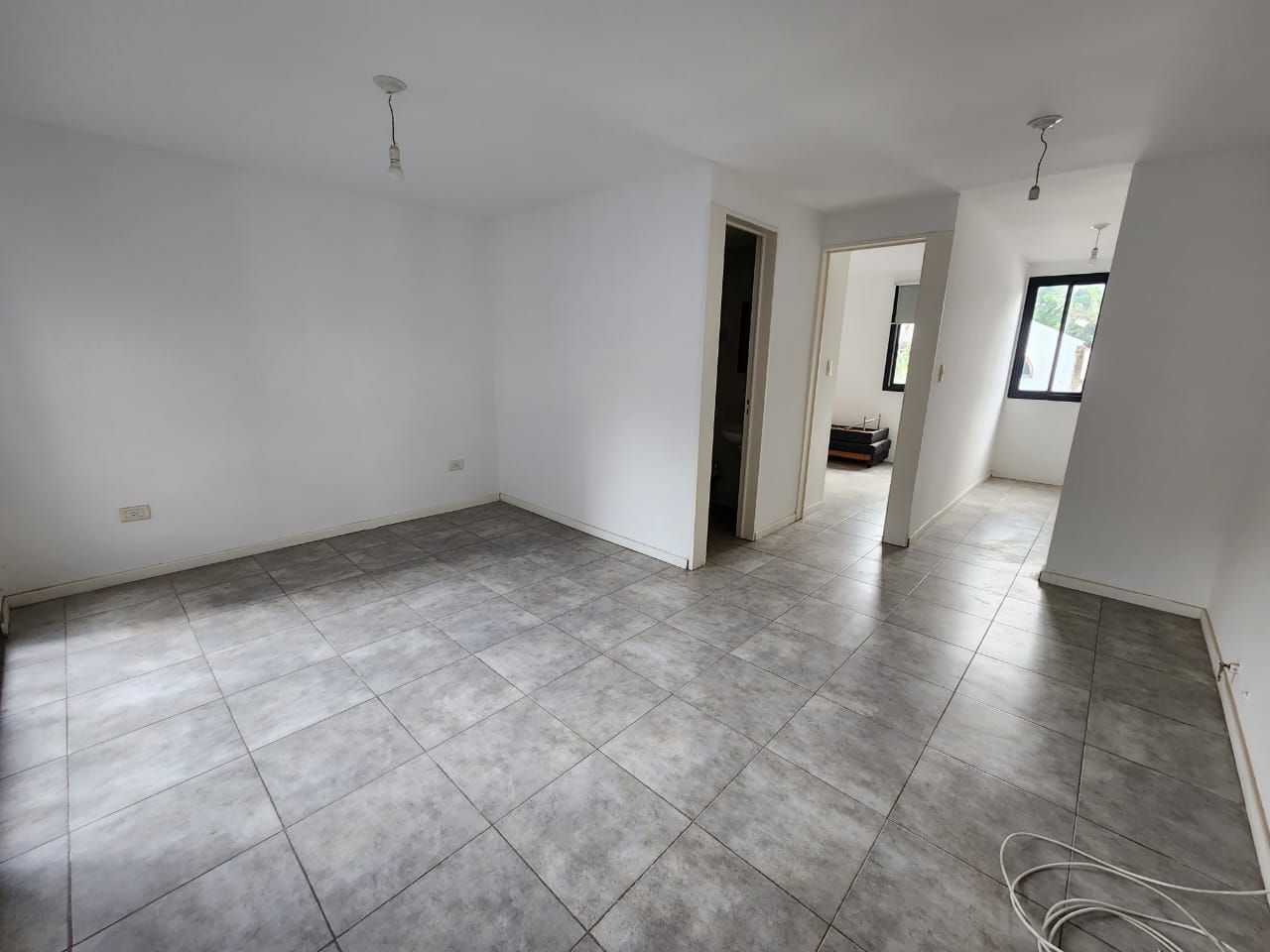 ALBERDI - SOL DE MAYO AL 100 - DEPTO EN VENTA