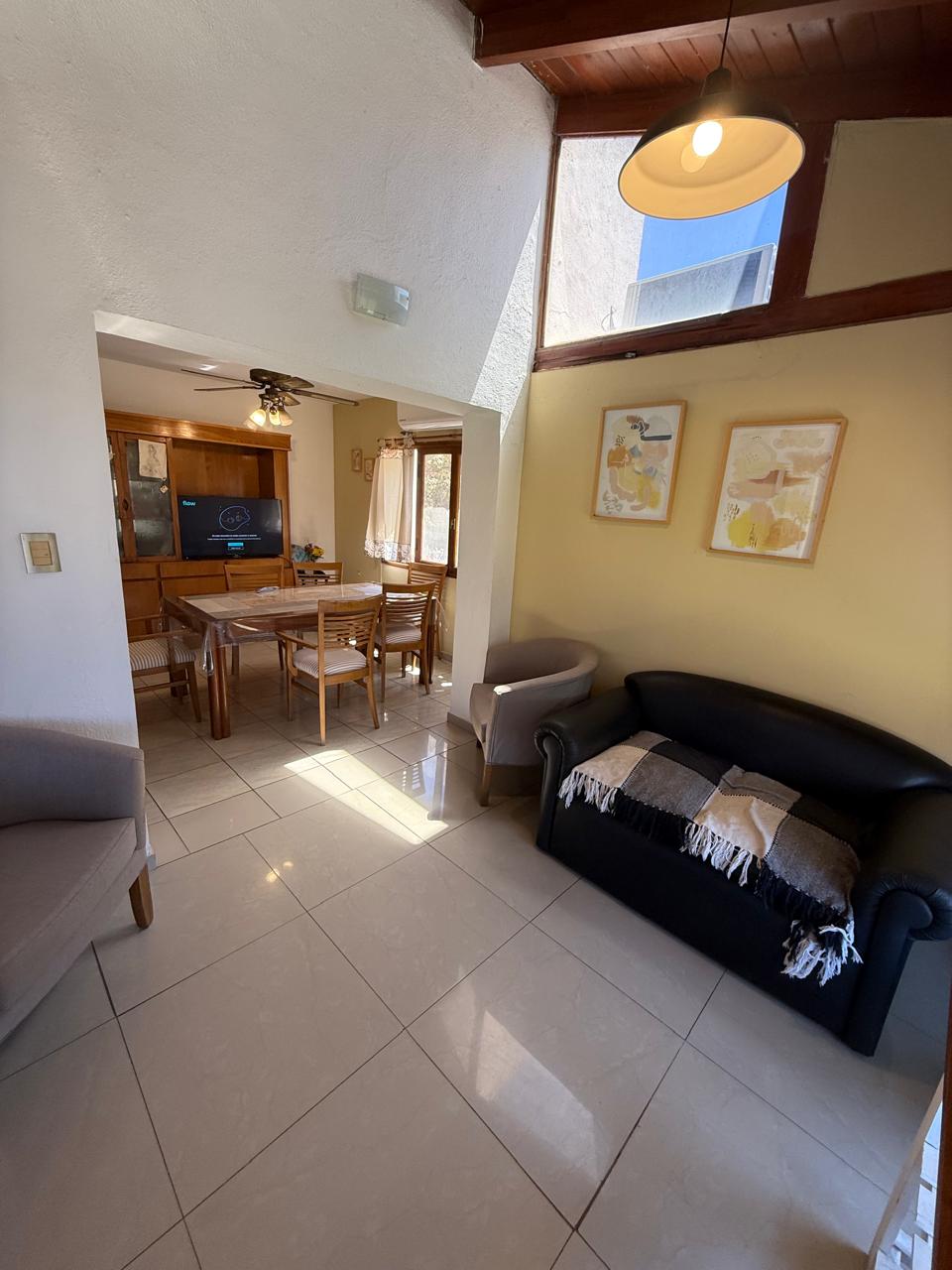 Valle Escondido Los Soles casa 4 domitorios 985m terreno