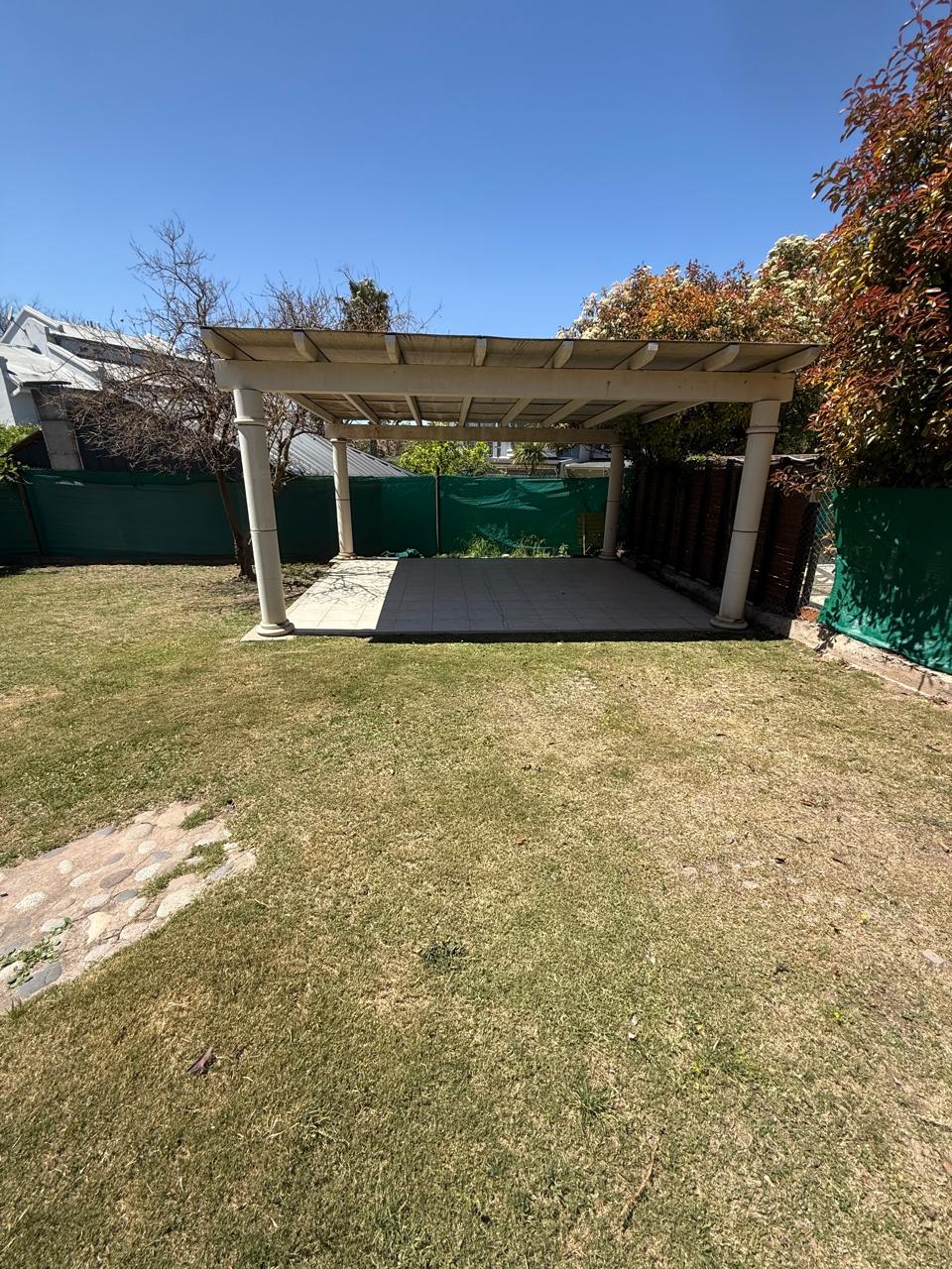 Valle Escondido Los Soles casa 4 domitorios 985m terreno