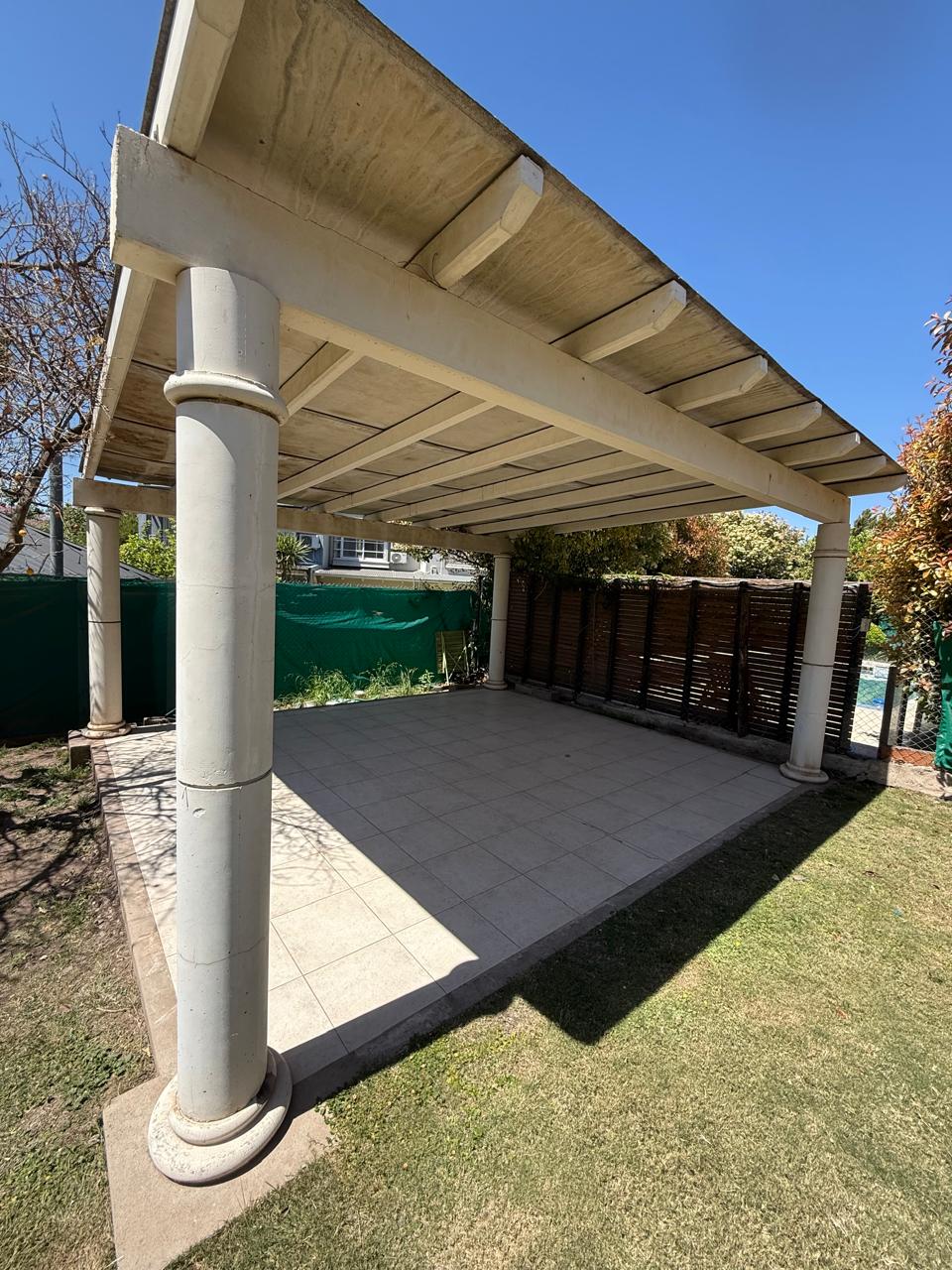 Valle Escondido Los Soles casa 4 domitorios 985m terreno