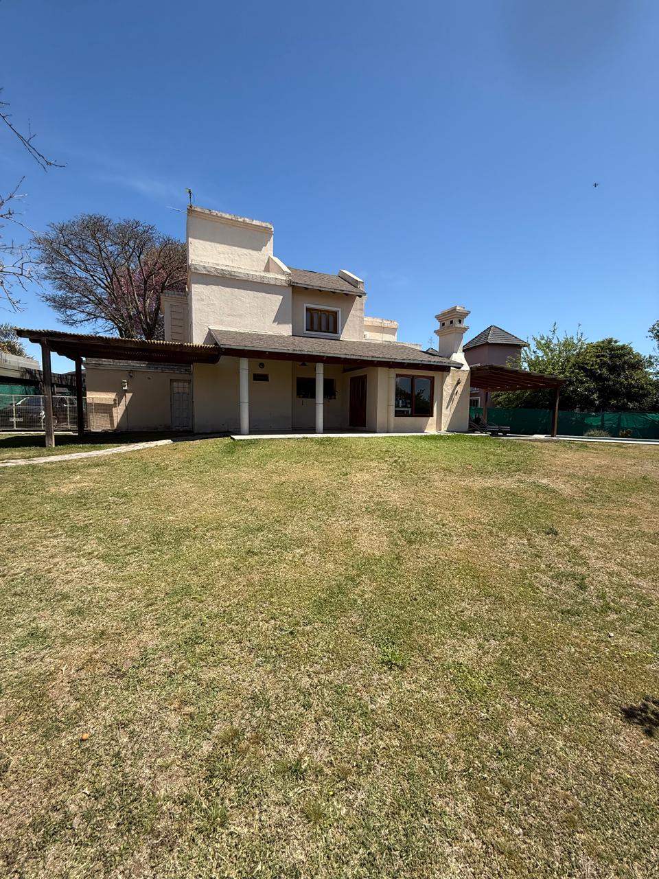 Valle Escondido Los Soles casa 4 domitorios 985m terreno