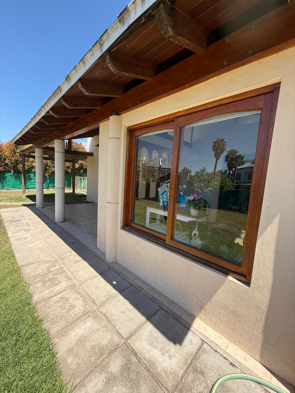 Valle Escondido Los Soles casa 4 domitorios 985m terreno