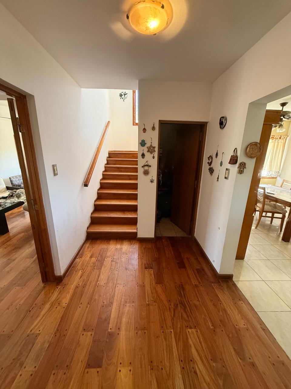 Valle Escondido Los Soles casa 4 domitorios 985m terreno