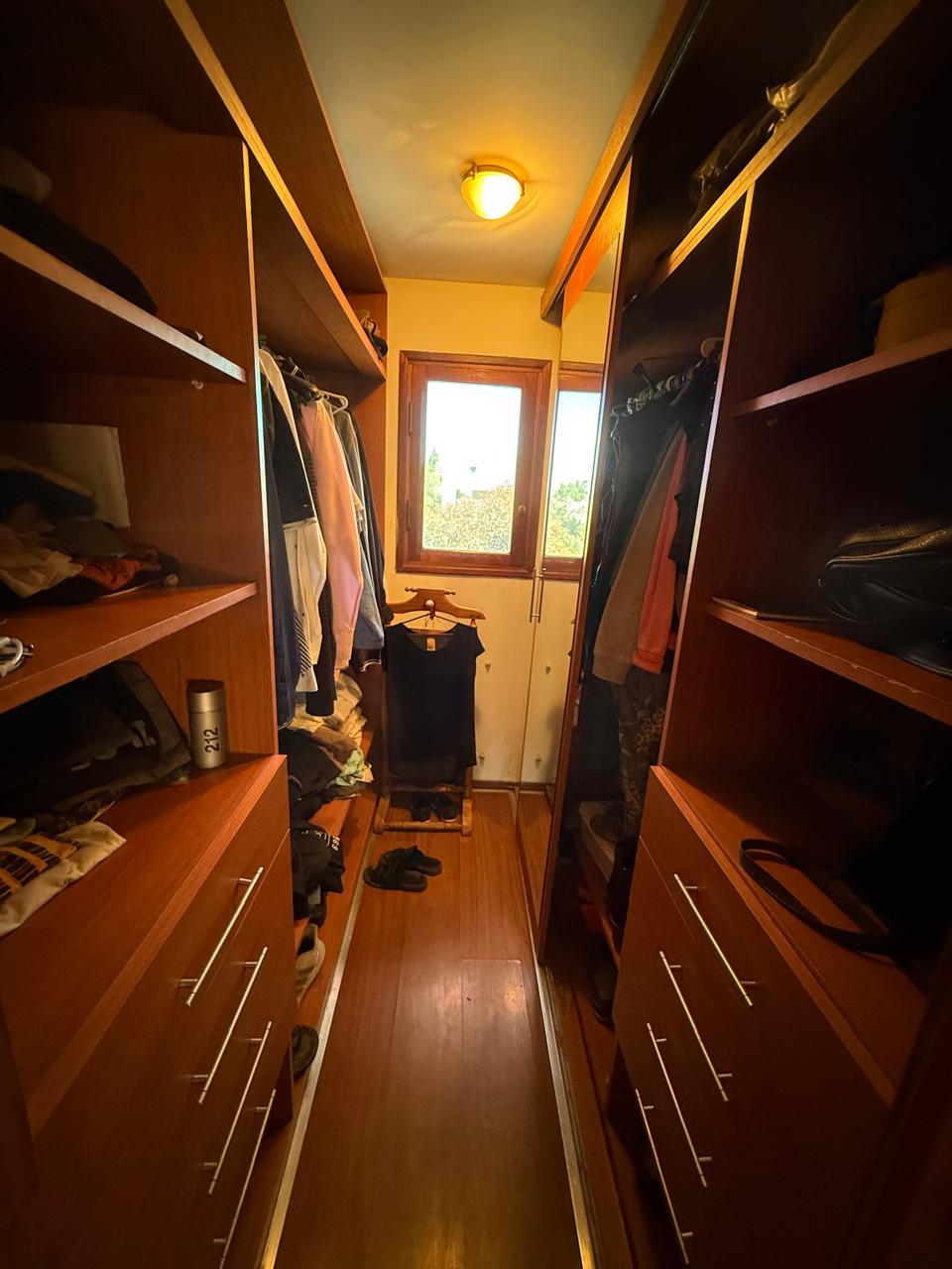 Valle Escondido Los Soles casa 4 domitorios 985m terreno