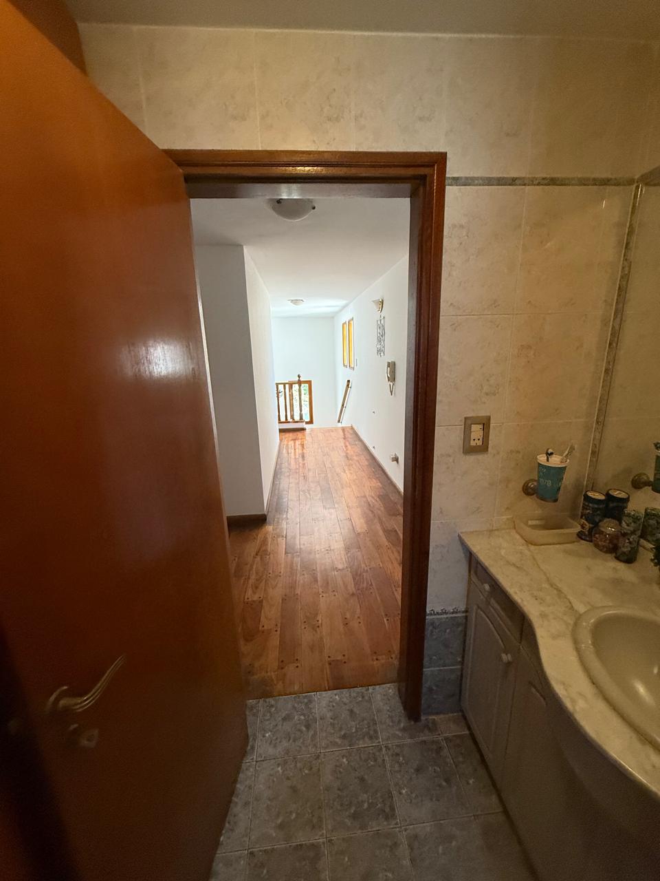 Valle Escondido Los Soles casa 4 domitorios 985m terreno