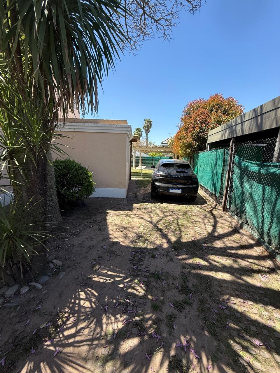 Valle Escondido Los Soles casa 4 domitorios 985m terreno