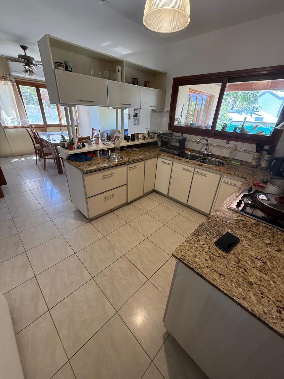 Valle Escondido Los Soles casa 4 domitorios 985m terreno