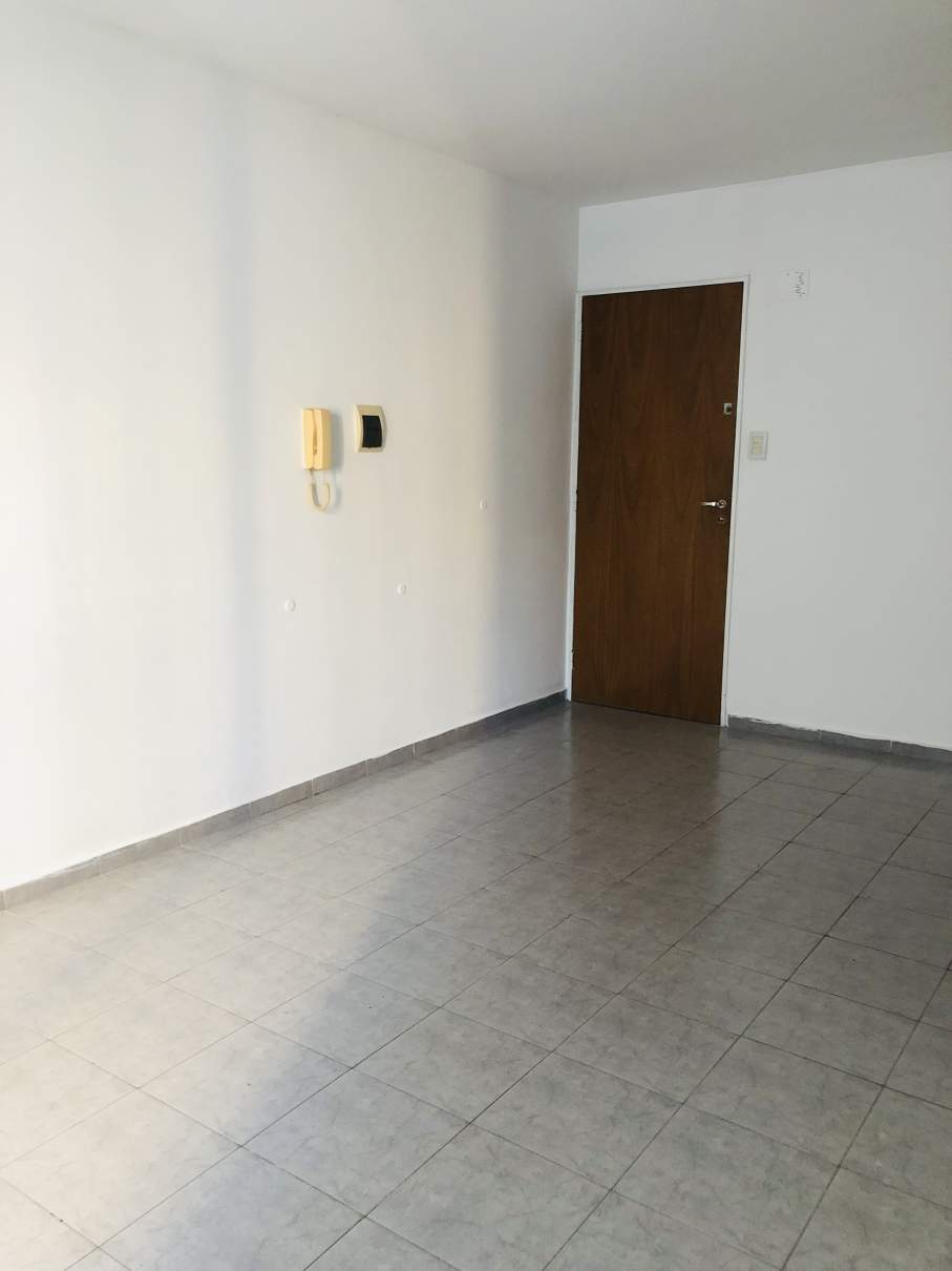 Bv. Illia 571 - Monoambiente en alquiler