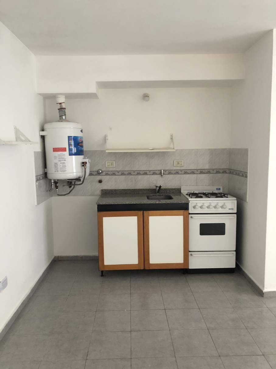 Bv. Illia 571 - Monoambiente en alquiler