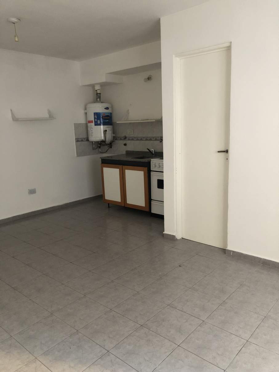 Bv. Illia 571 - Monoambiente en alquiler