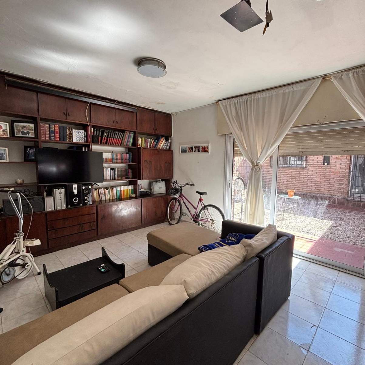 PARQUE VELEZ SARSFIELD CASA EN VENTA