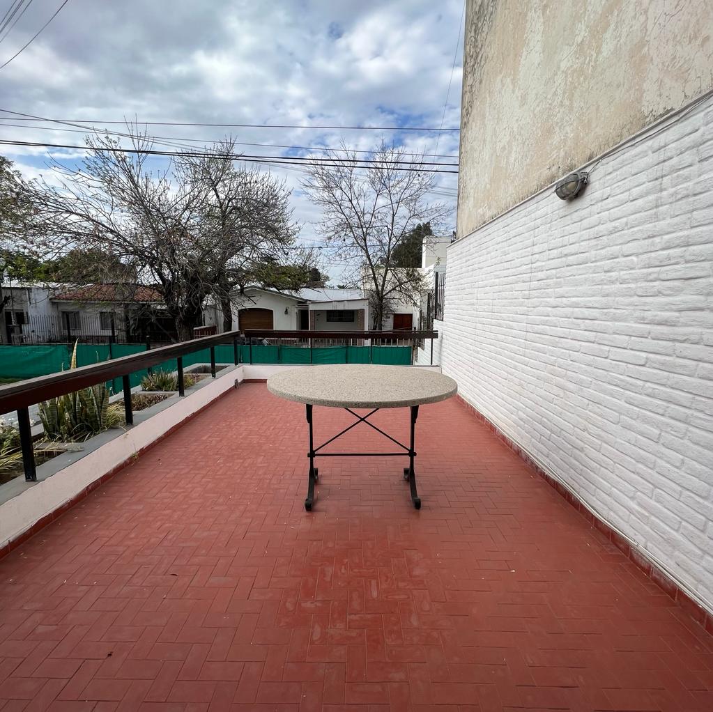 PARQUE VELEZ SARSFIELD CASA EN VENTA