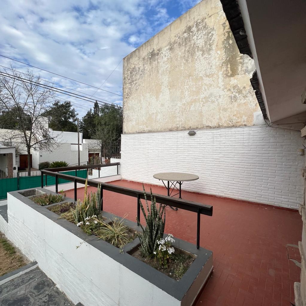 PARQUE VELEZ SARSFIELD CASA EN VENTA