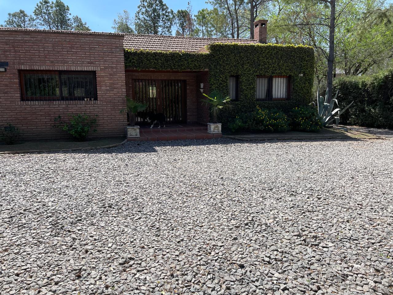 VILLA ALLENDE LOMAS CASA EN VENTA 5 dormitorios 3500 metros de terreno