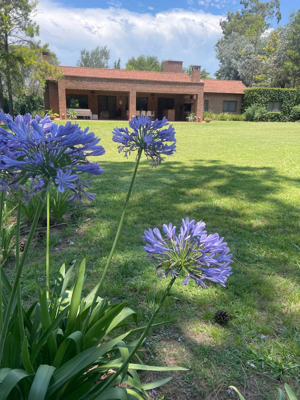 VILLA ALLENDE LOMAS CASA EN VENTA 5 dormitorios 3500 metros de terreno