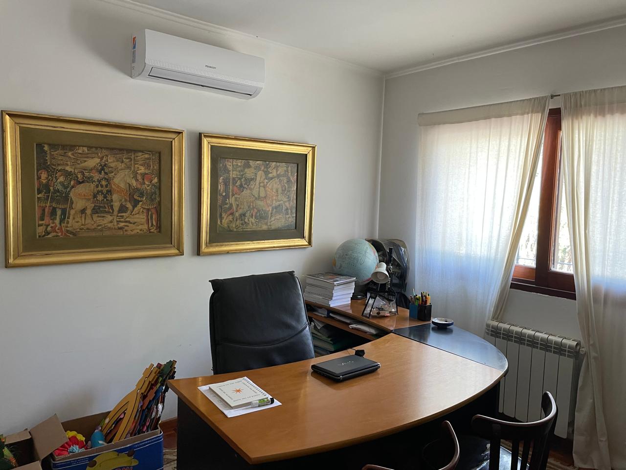 VILLA ALLENDE LOMAS CASA EN VENTA 5 dormitorios 3500 metros de terreno