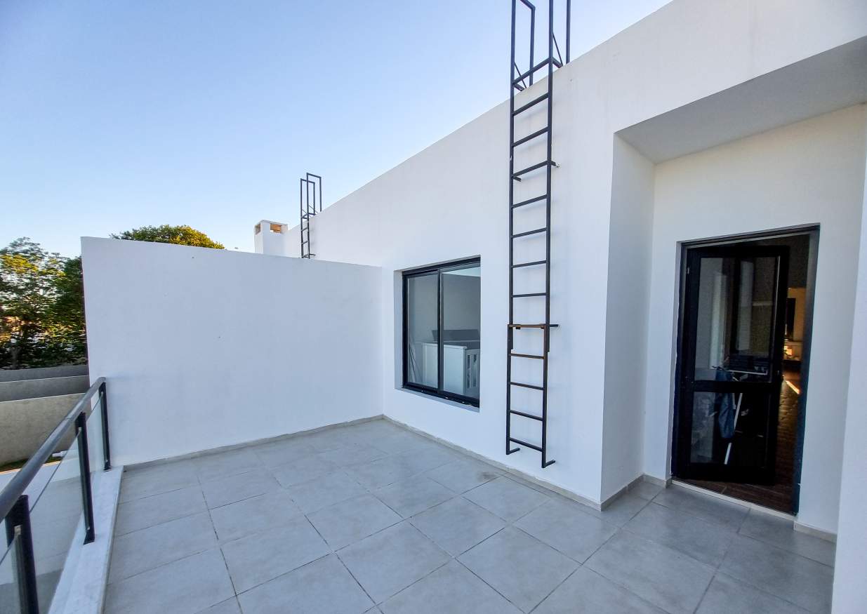 VENTA DUPLEX LA CALANDRA  C PILETA