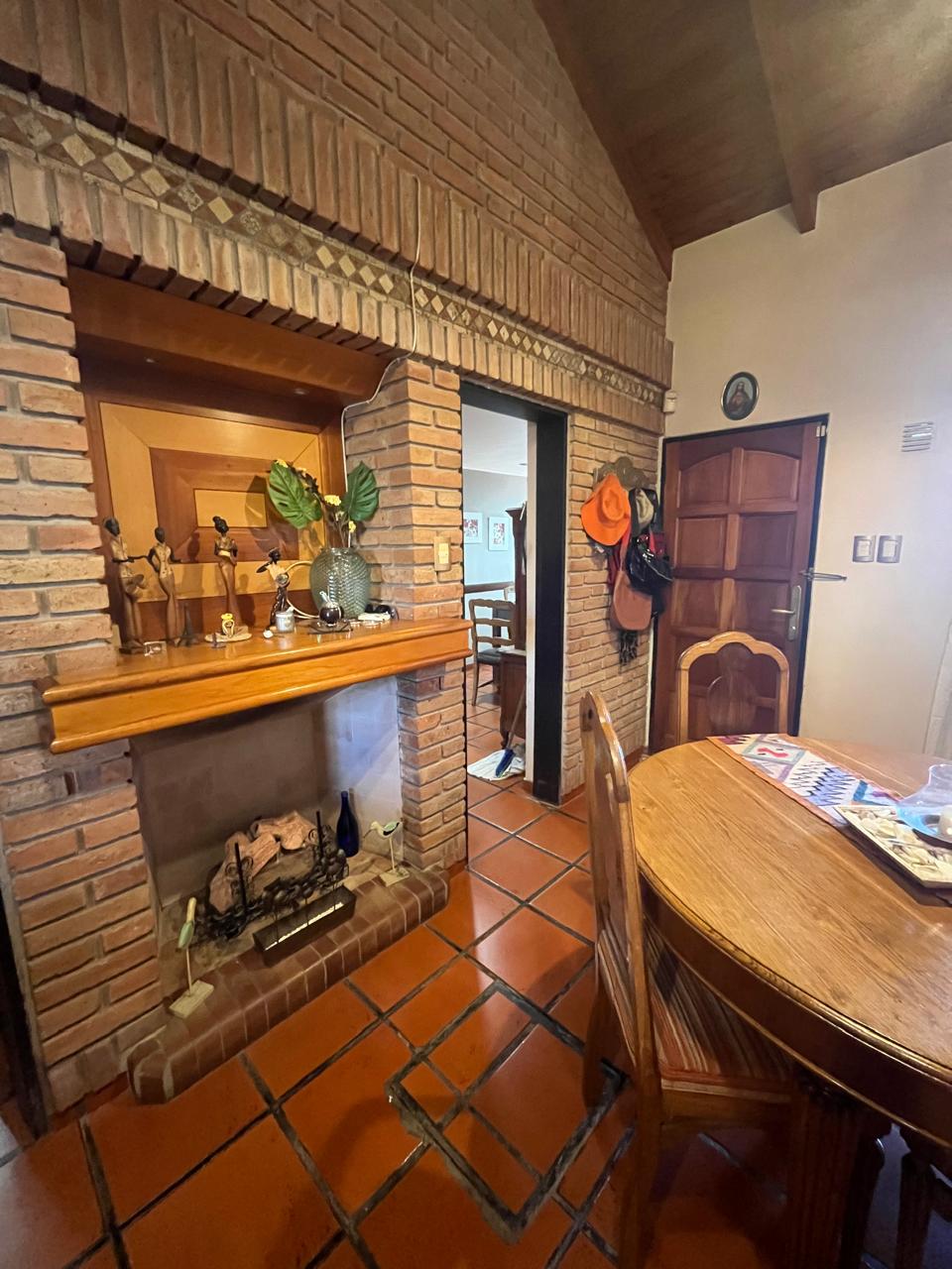 CASA EN VENTA  LOS NARANJOS