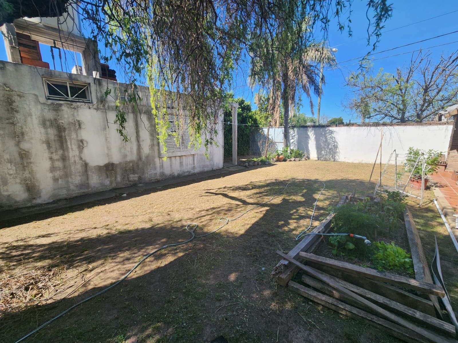 Casa 2 Dor. Patio y Quincho  Dpto 1 Dor.