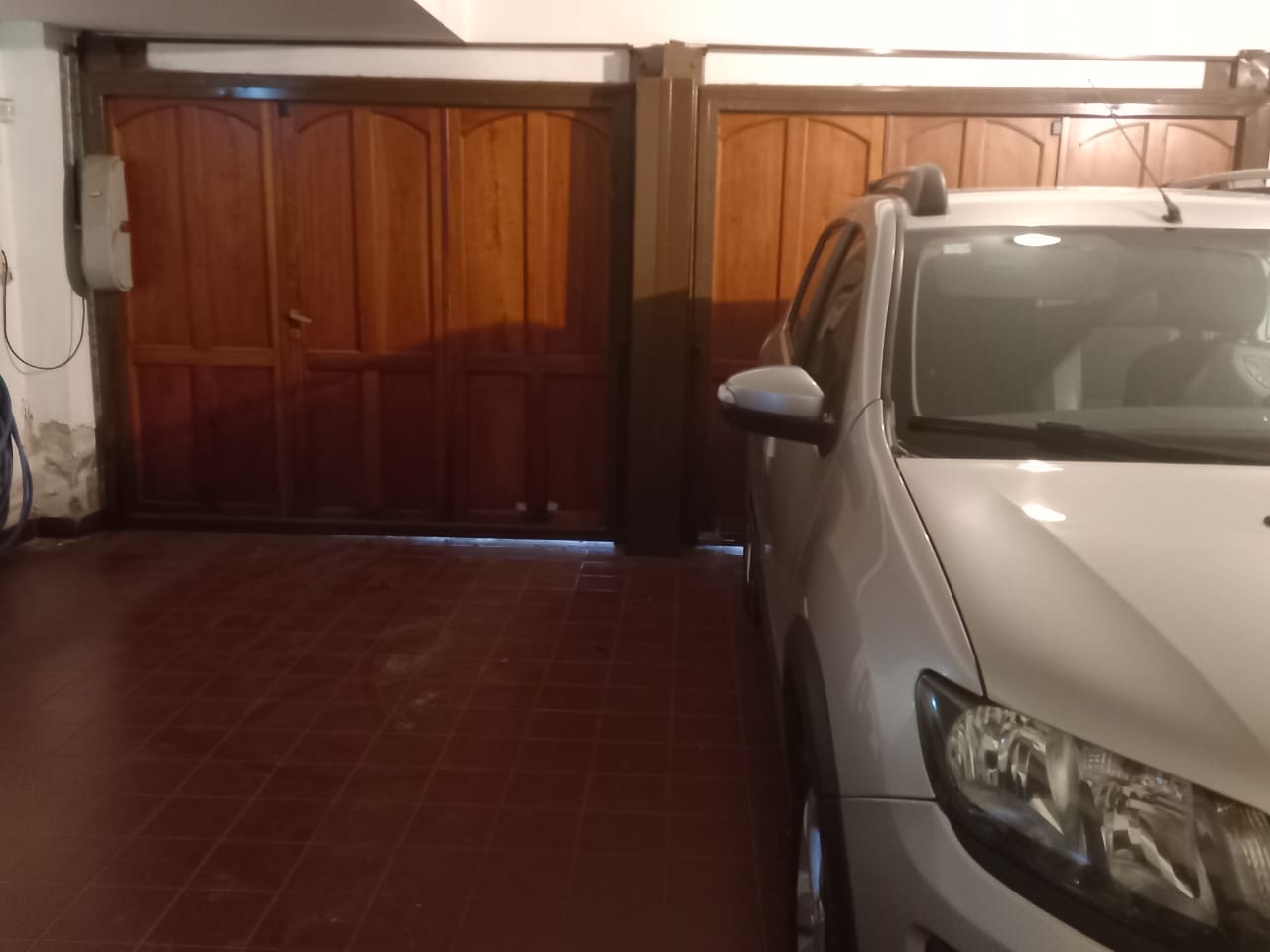 URCA CASA DE TRES DORMITORIOS CON PILETA EXCELENTE UBICACION