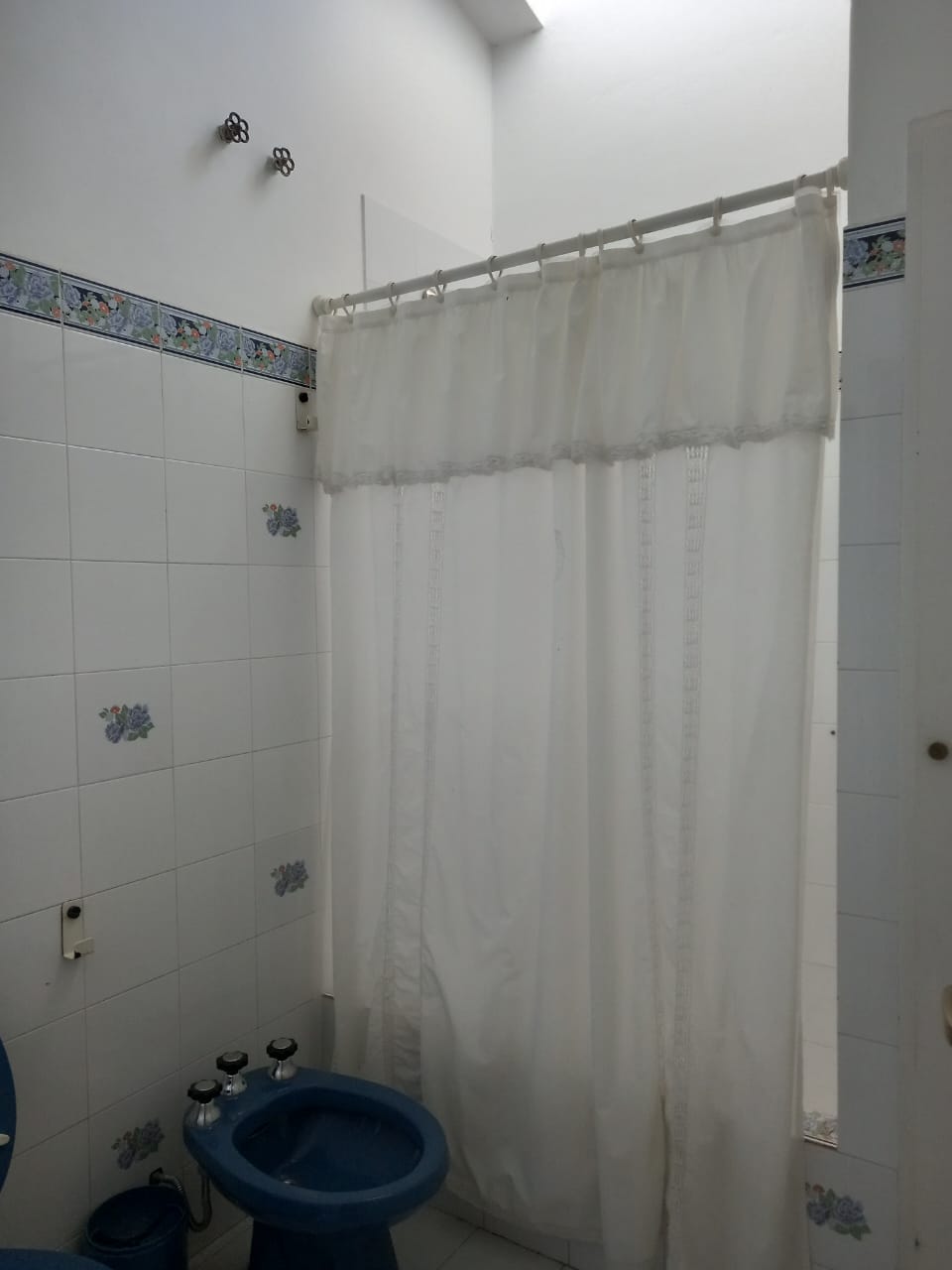 URCA CASA DE TRES DORMITORIOS CON PILETA EXCELENTE UBICACION