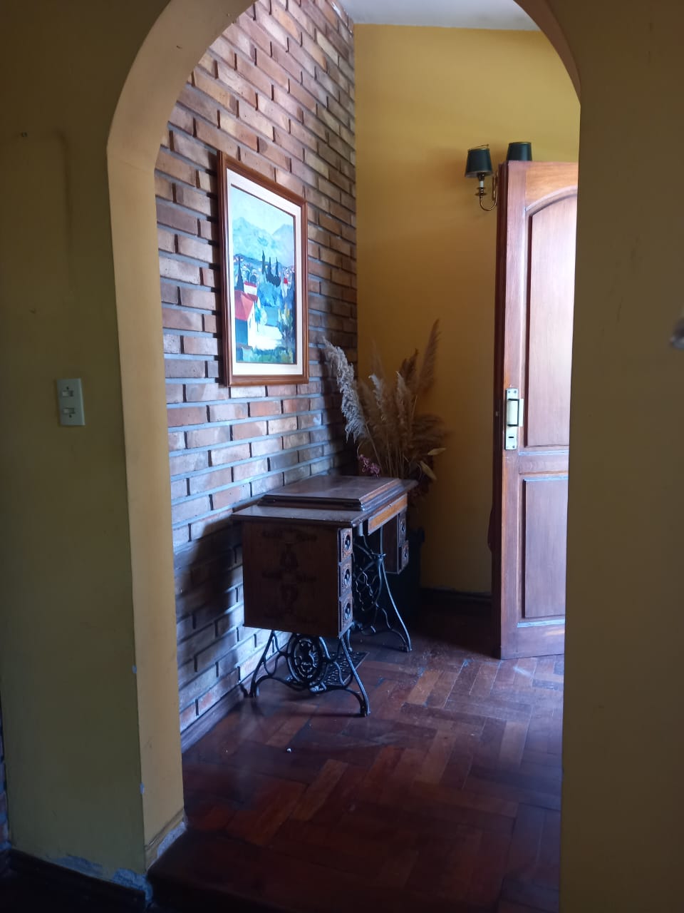 URCA CASA DE TRES DORMITORIOS CON PILETA EXCELENTE UBICACION