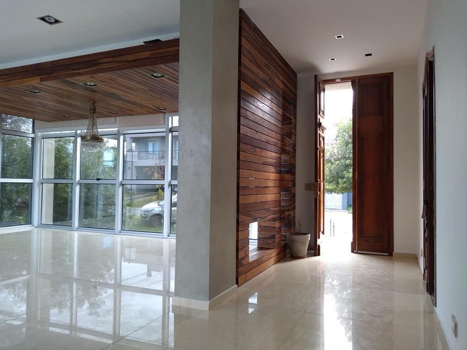 Alquiler - Casa de 4 dormitorios - Estancia Q2 - Con Pileta - Detalles de Diseño