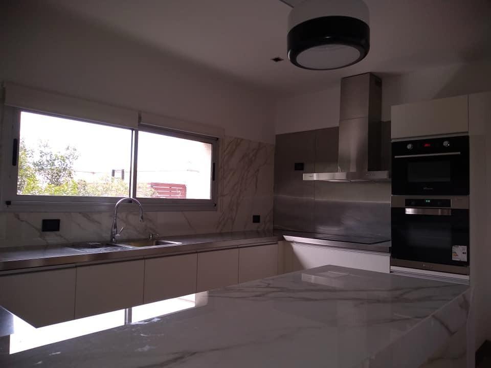 Alquiler - Casa de 4 dormitorios - Estancia Q2 - Con Pileta - Detalles de Diseño