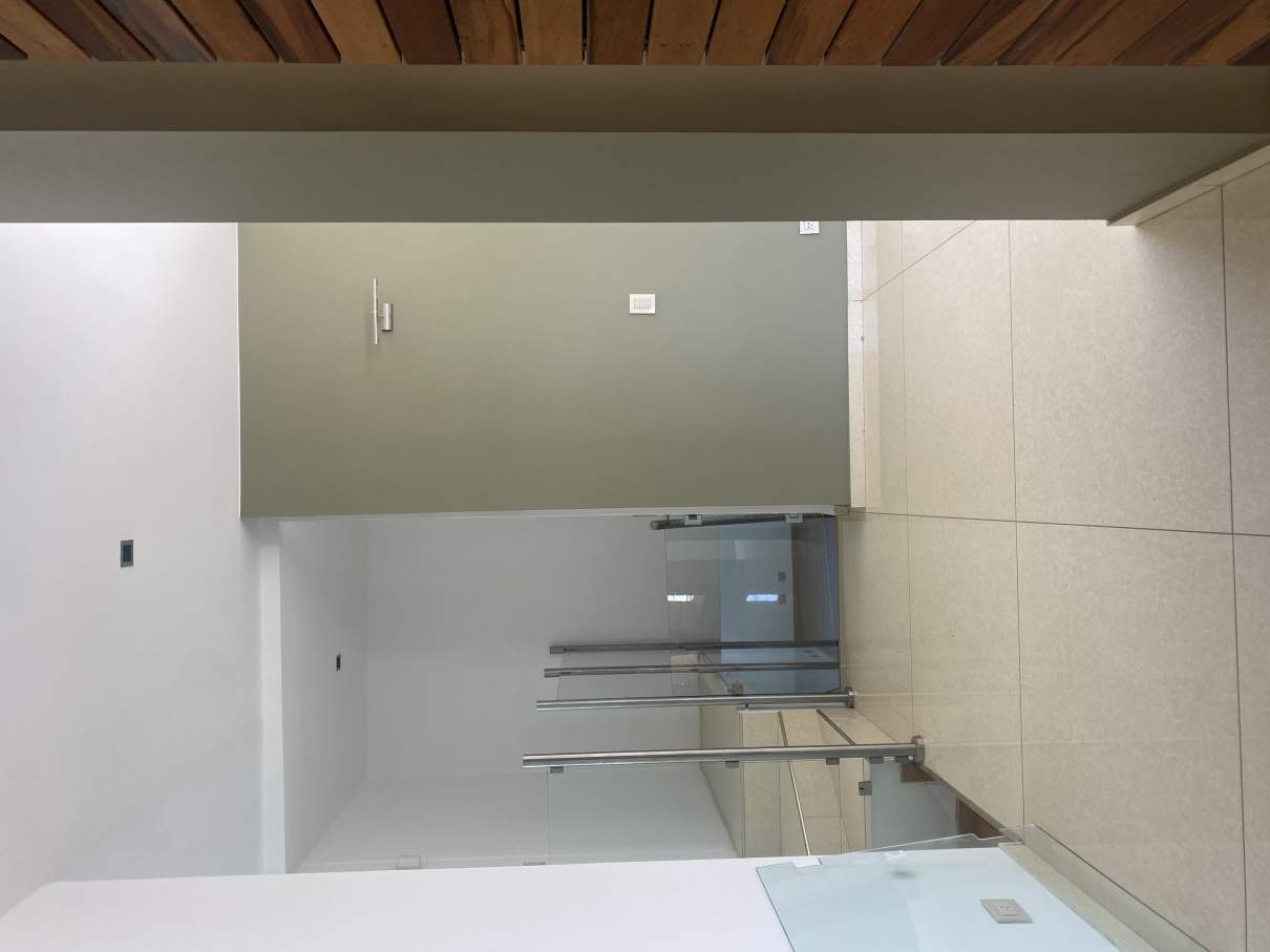 Alquiler - Casa de 4 dormitorios - Estancia Q2 - Con Pileta - Detalles de Diseño