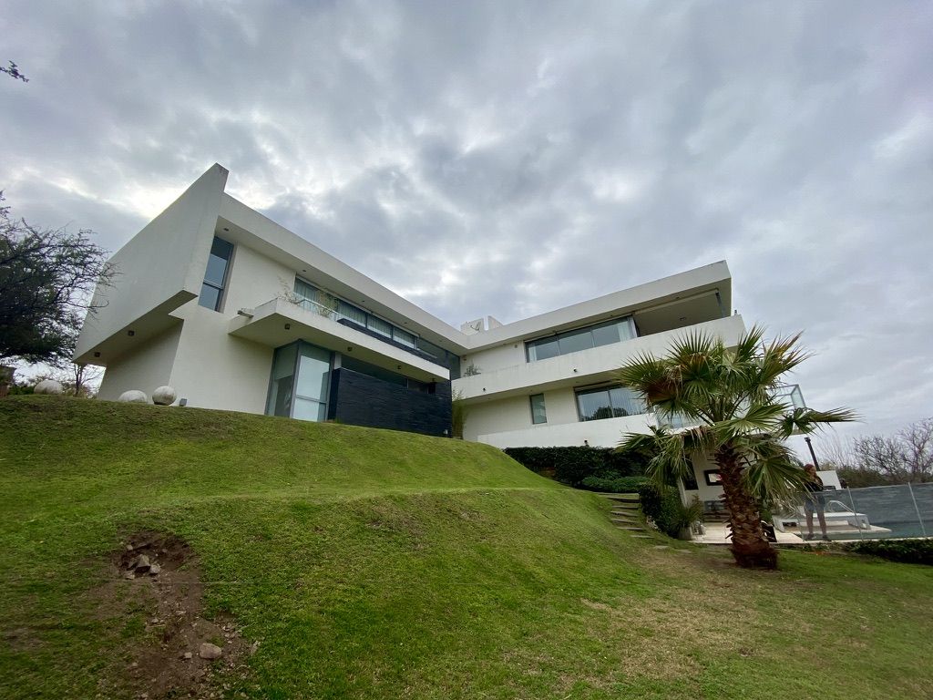 Estancia Q2 - Importante Casa a la venta - 4 dormitorios - Ubicacion privilegiada