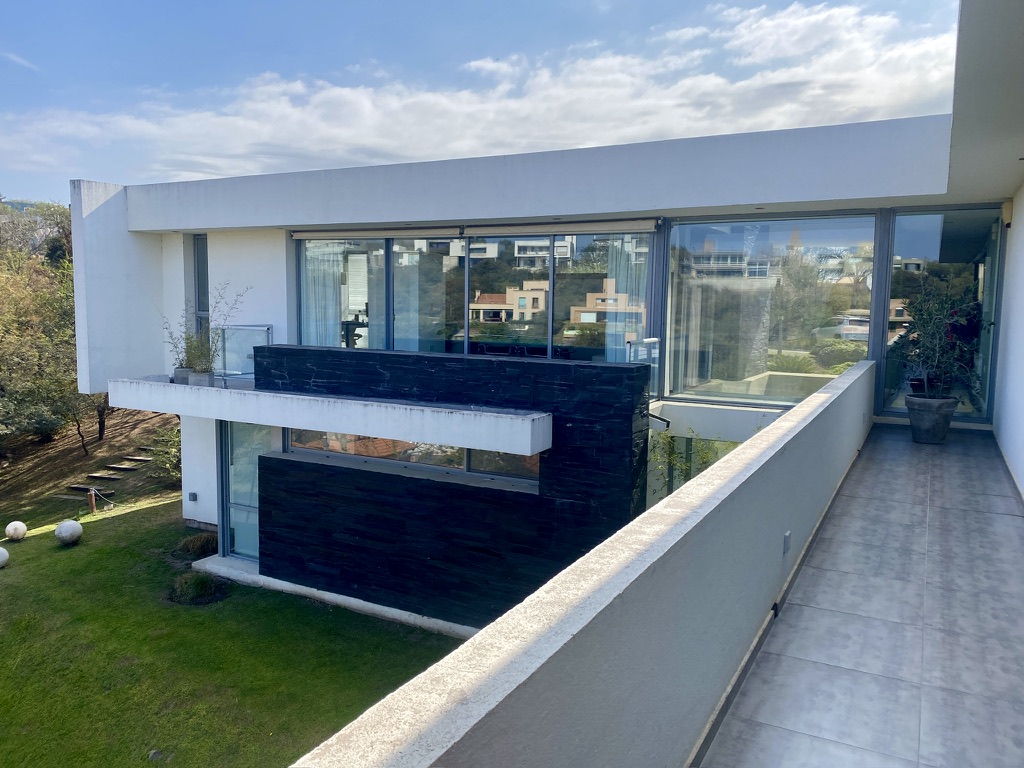 Estancia Q2 - Importante Casa a la venta - 4 dormitorios - Ubicacion privilegiada