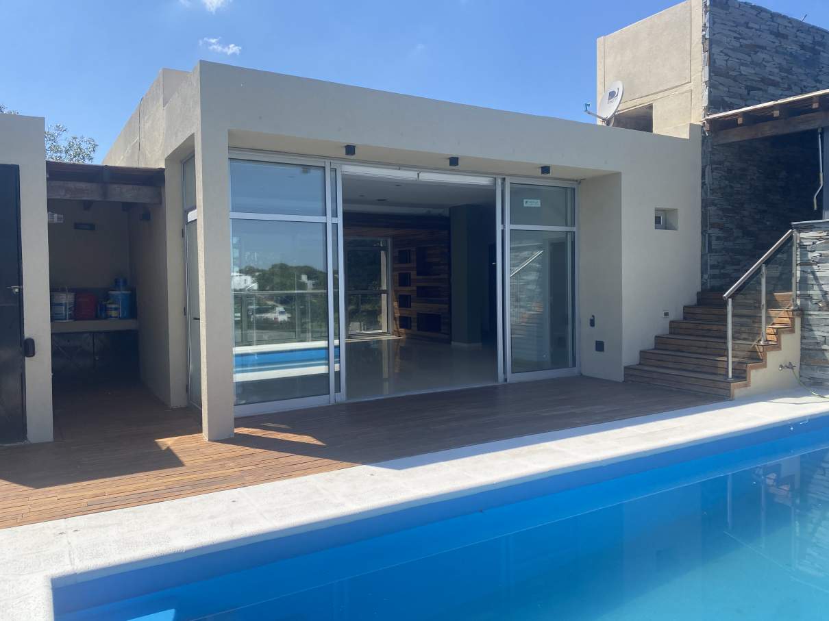 Casa en venta de 4 dormitorios - Estancia Q2 - Con Pileta - Detalles de Diseño