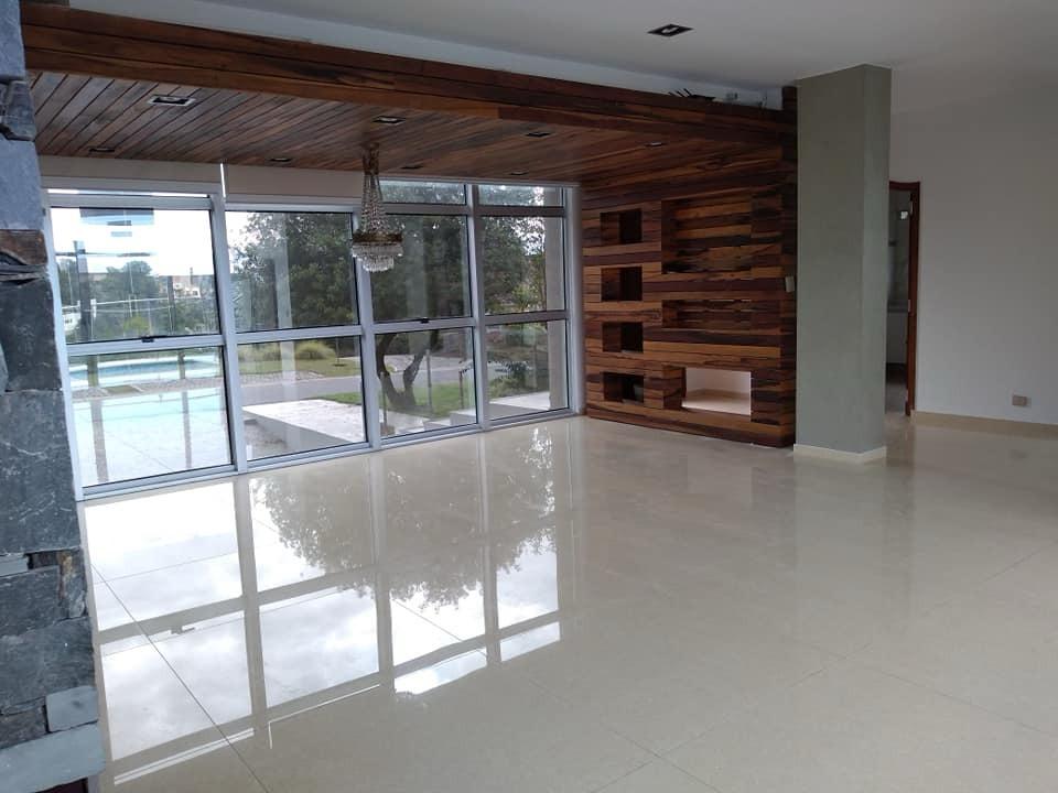 Casa en venta de 4 dormitorios - Estancia Q2 - Con Pileta - Detalles de Diseño