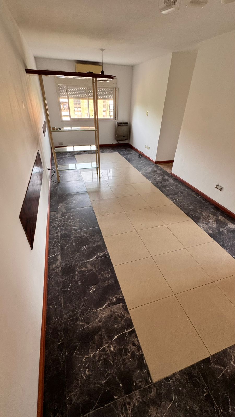 ALQUILER DEPARTAMENTO 3 DORMITORIOS POR ESCALERA EN BARRIO CHATEAU CARRERAS